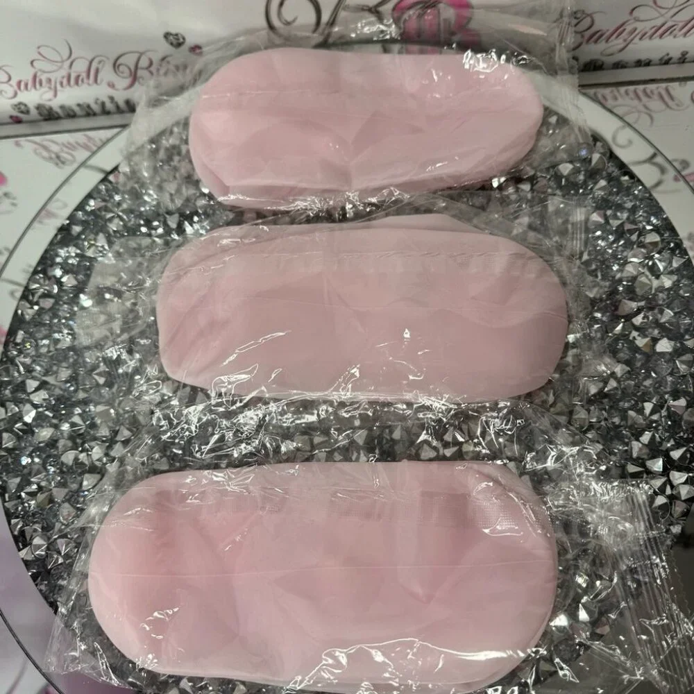 Silicone socks moisturizing winter cracking skin sleep luxury skincare feet 👣
